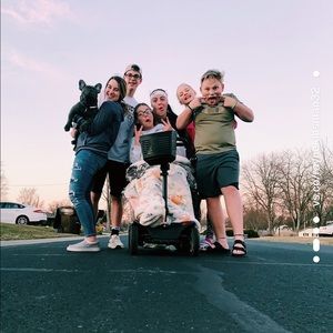 Meet your Posher, Rayne